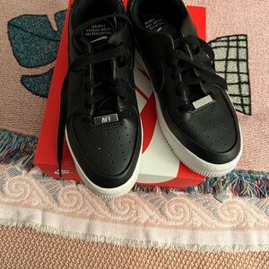 Nike Air Force 1 low platform women’s size 7